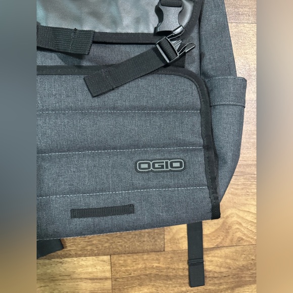 NWT OGIO Apex Crosshatch 17” Computer Rucksack - Picture 7 of 12